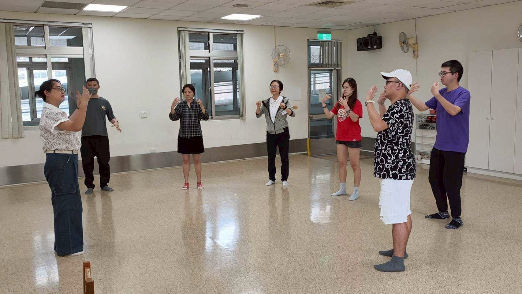 LINE_ALBUM_20260628(日)「共感同行」聽障者家庭多元療癒支持方案。_260630_145