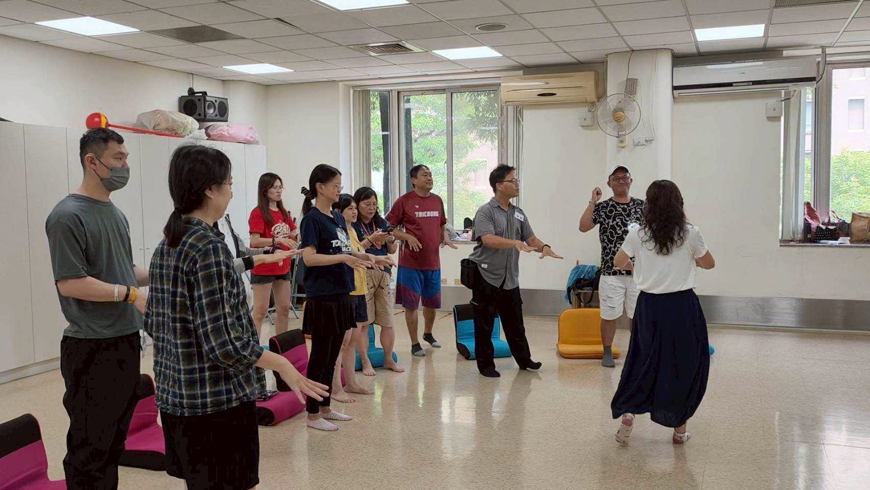 LINE_ALBUM_20260628(日)「共感同行」聽障者家庭多元療癒支持方案。_260630_284