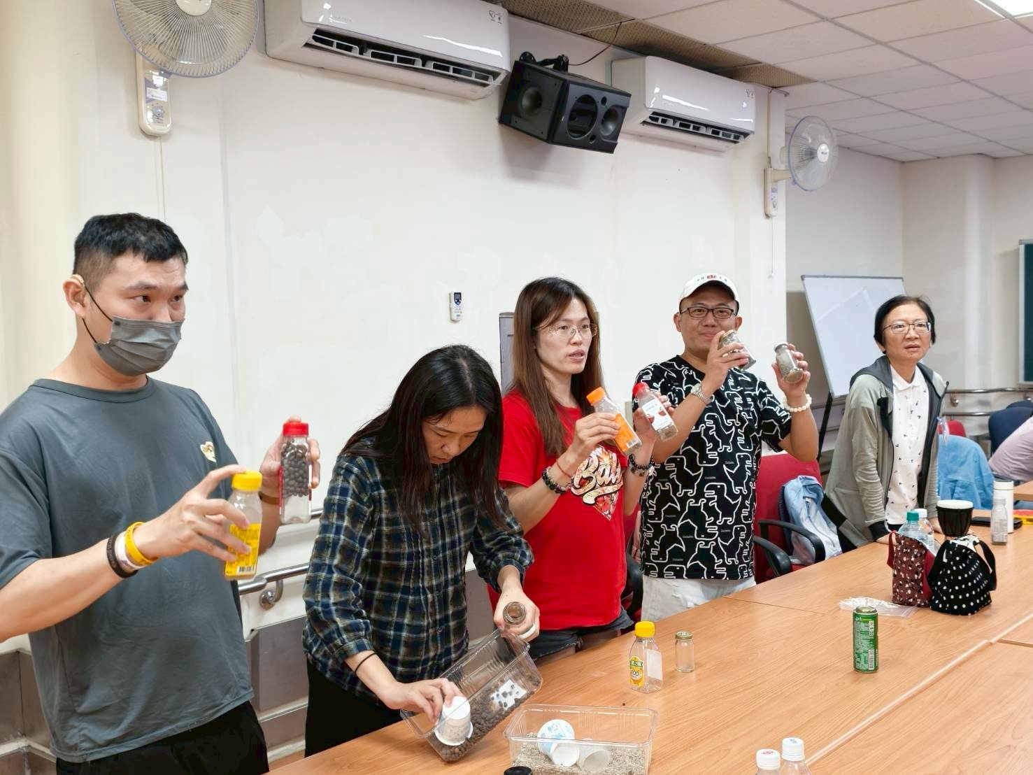 LINE_ALBUM_20260628(日)「共感同行」聽障者家庭多元療癒支持方案。_260630_33
