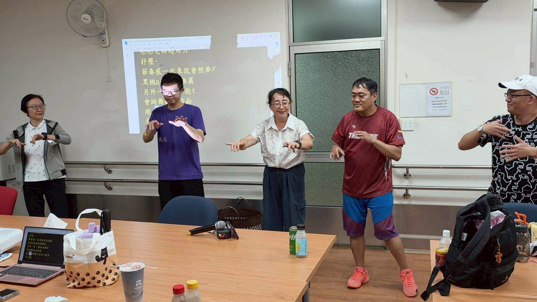 LINE_ALBUM_20260628(日)「共感同行」聽障者家庭多元療癒支持方案。_260630_6