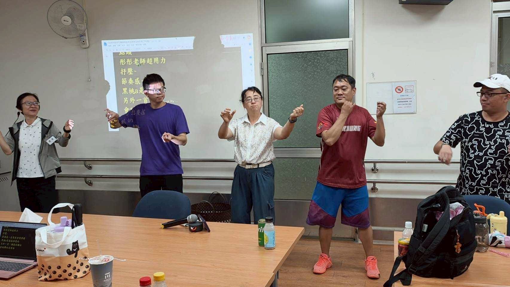 LINE_ALBUM_20260628(日)「共感同行」聽障者家庭多元療癒支持方案。_260630_7