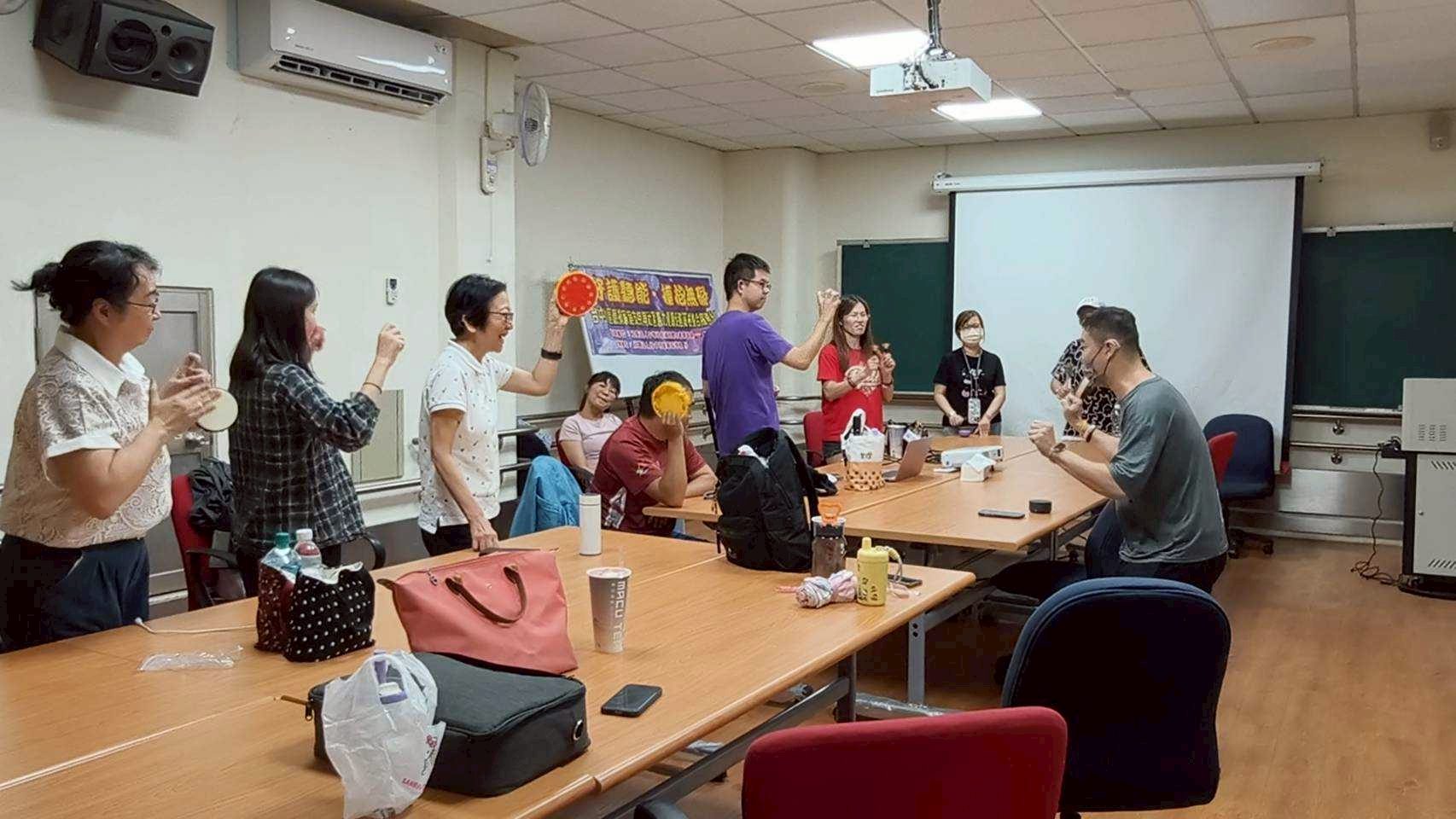 LINE_ALBUM_20260628(日)「共感同行」聽障者家庭多元療癒支持方案。_260630_61