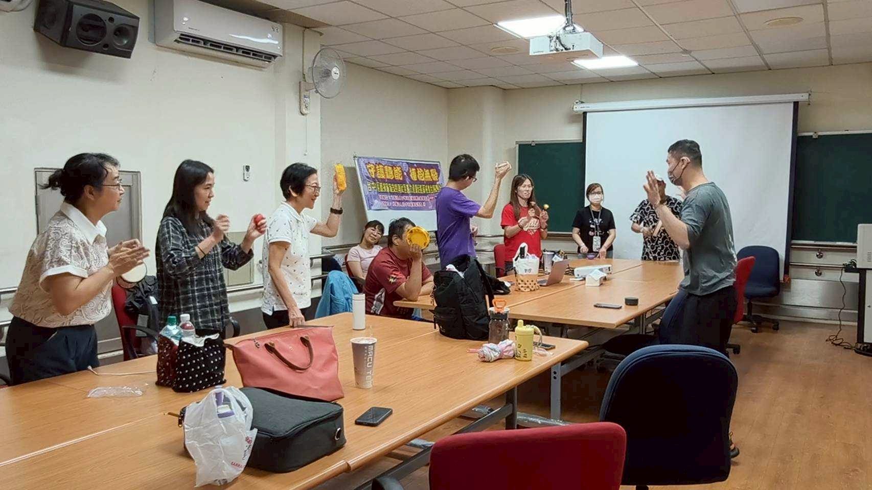 LINE_ALBUM_20260628(日)「共感同行」聽障者家庭多元療癒支持方案。_260630_62