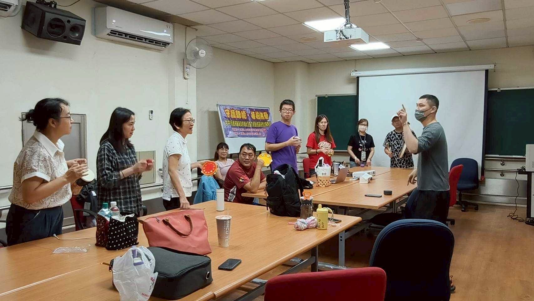 LINE_ALBUM_20260628(日)「共感同行」聽障者家庭多元療癒支持方案。_260630_64